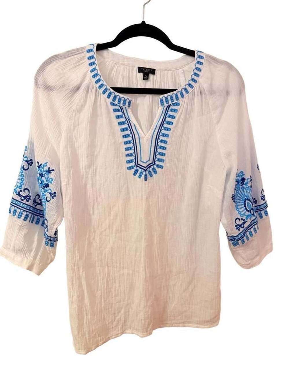 Talbots Crinkle Gauze Embroidered Top Size MP White Blue V-Neck